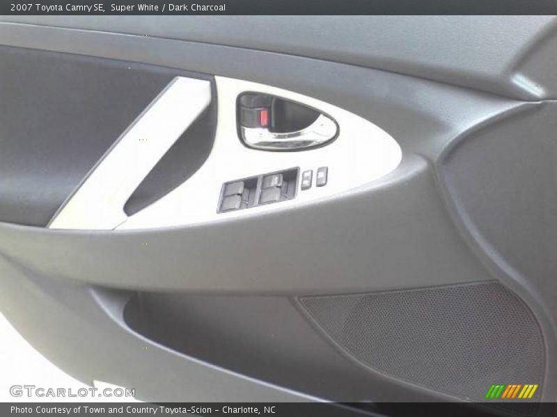 Super White / Dark Charcoal 2007 Toyota Camry SE