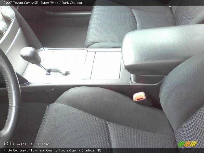 Super White / Dark Charcoal 2007 Toyota Camry SE