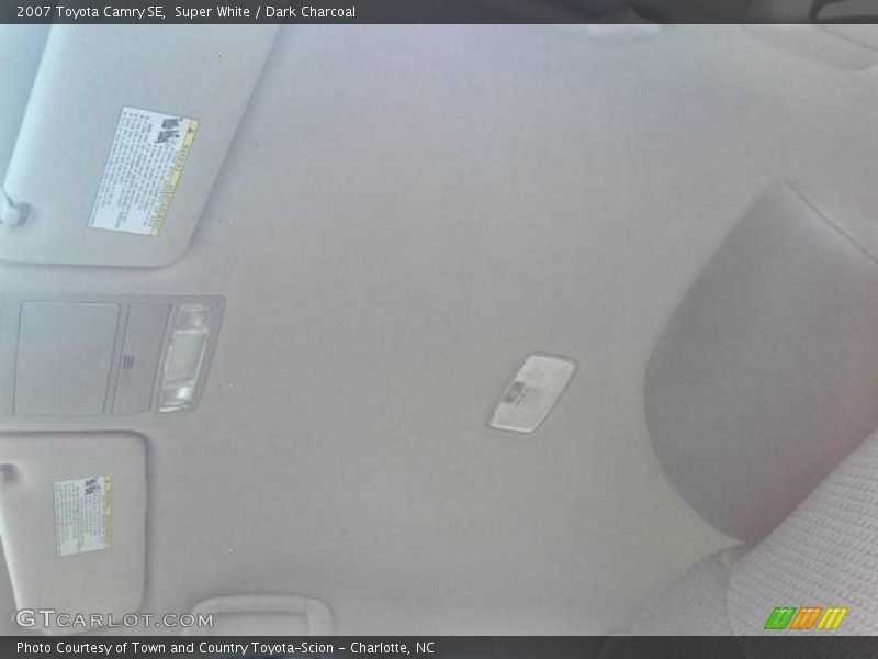 Super White / Dark Charcoal 2007 Toyota Camry SE