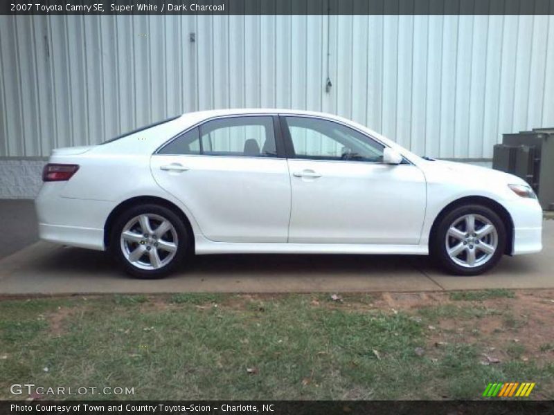 Super White / Dark Charcoal 2007 Toyota Camry SE