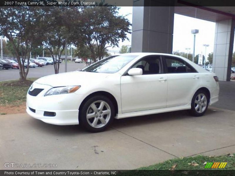 Super White / Dark Charcoal 2007 Toyota Camry SE
