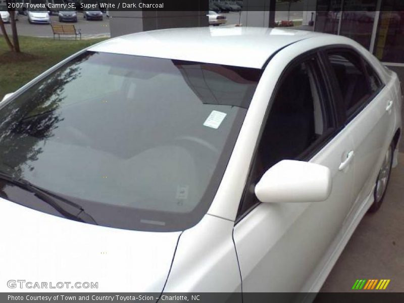Super White / Dark Charcoal 2007 Toyota Camry SE