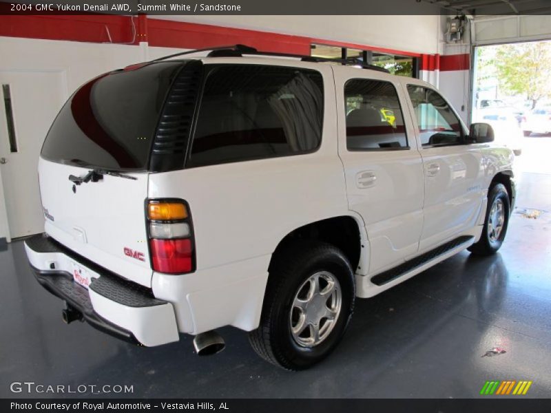 Summit White / Sandstone 2004 GMC Yukon Denali AWD