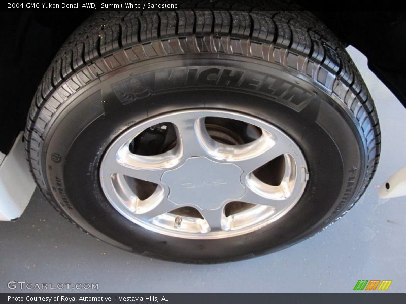 Summit White / Sandstone 2004 GMC Yukon Denali AWD
