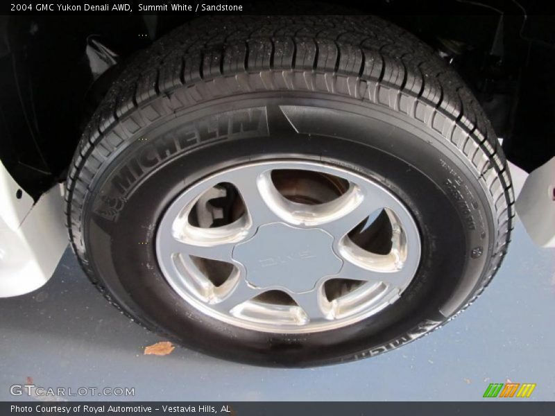 Summit White / Sandstone 2004 GMC Yukon Denali AWD