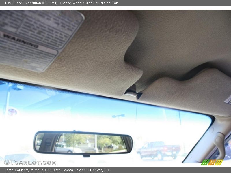 Oxford White / Medium Prairie Tan 1998 Ford Expedition XLT 4x4