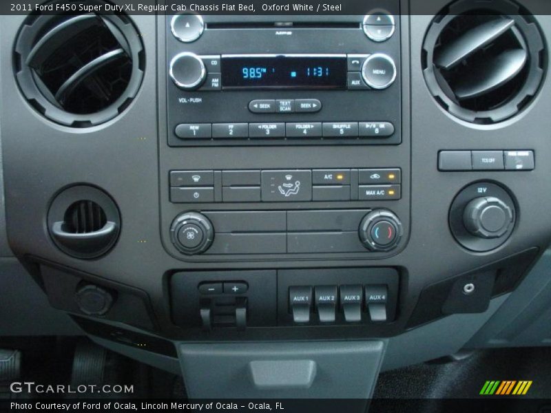 Controls of 2011 F450 Super Duty XL Regular Cab Chassis Flat Bed