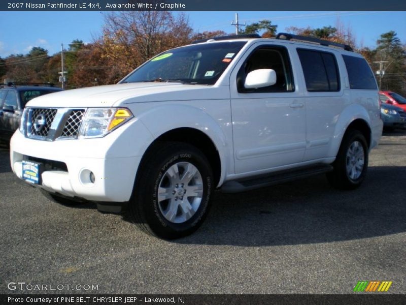 Avalanche White / Graphite 2007 Nissan Pathfinder LE 4x4