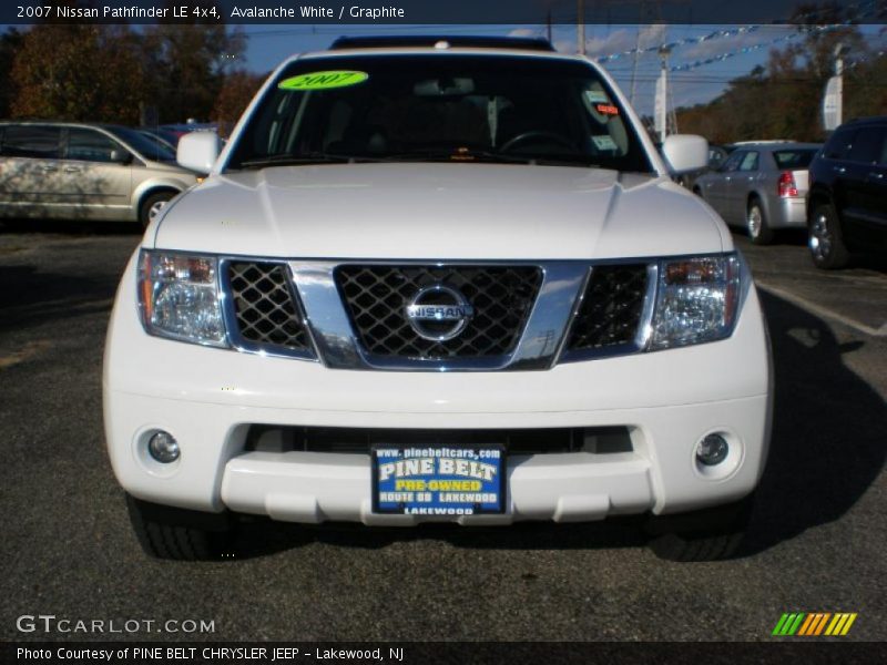 Avalanche White / Graphite 2007 Nissan Pathfinder LE 4x4