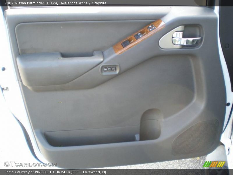 Avalanche White / Graphite 2007 Nissan Pathfinder LE 4x4