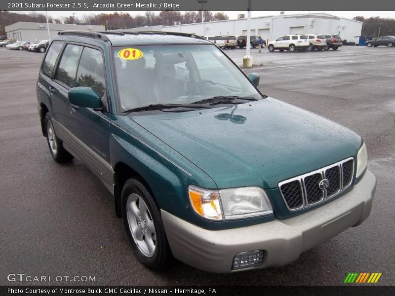 Front 3/4 View of 2001 Forester 2.5 S