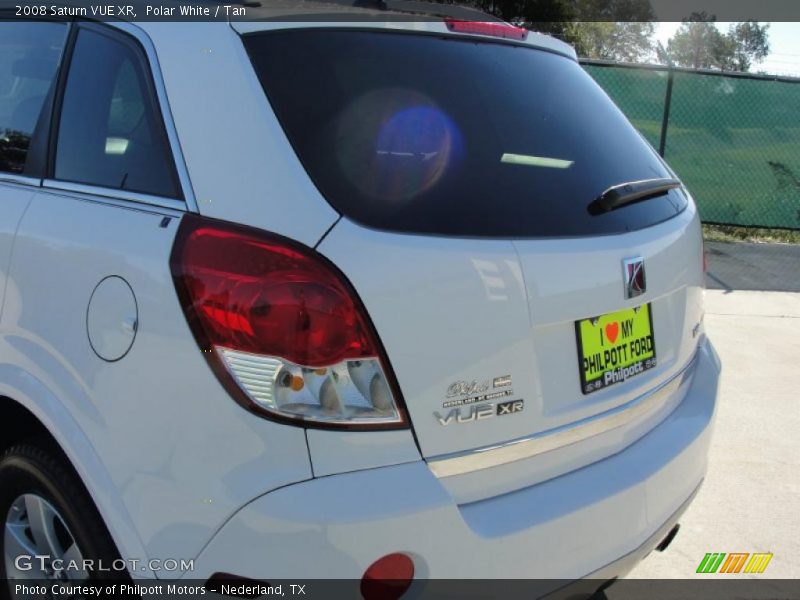 Polar White / Tan 2008 Saturn VUE XR