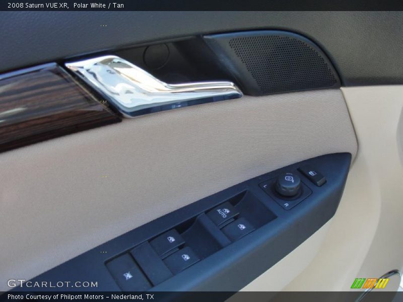 Polar White / Tan 2008 Saturn VUE XR