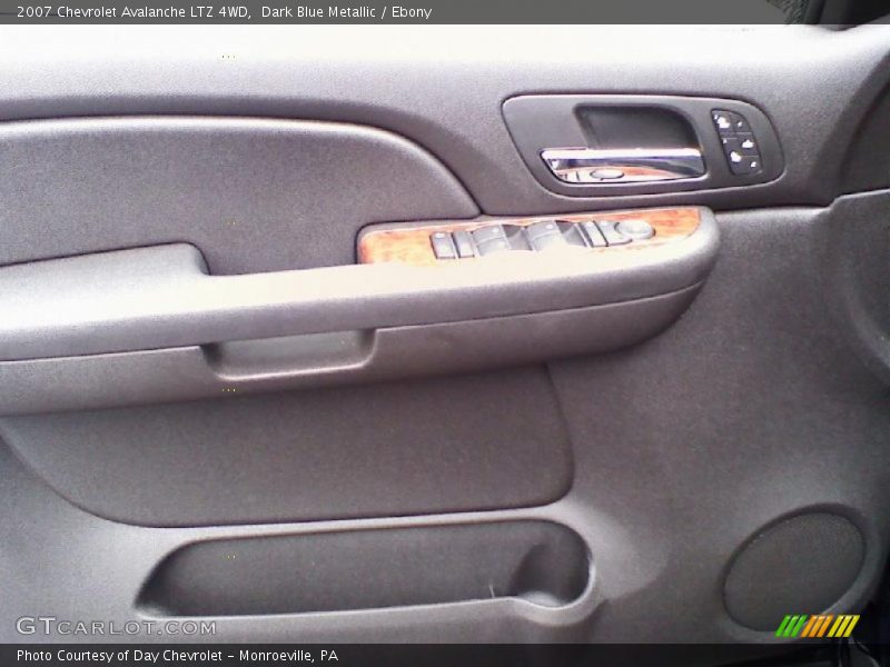 Dark Blue Metallic / Ebony 2007 Chevrolet Avalanche LTZ 4WD