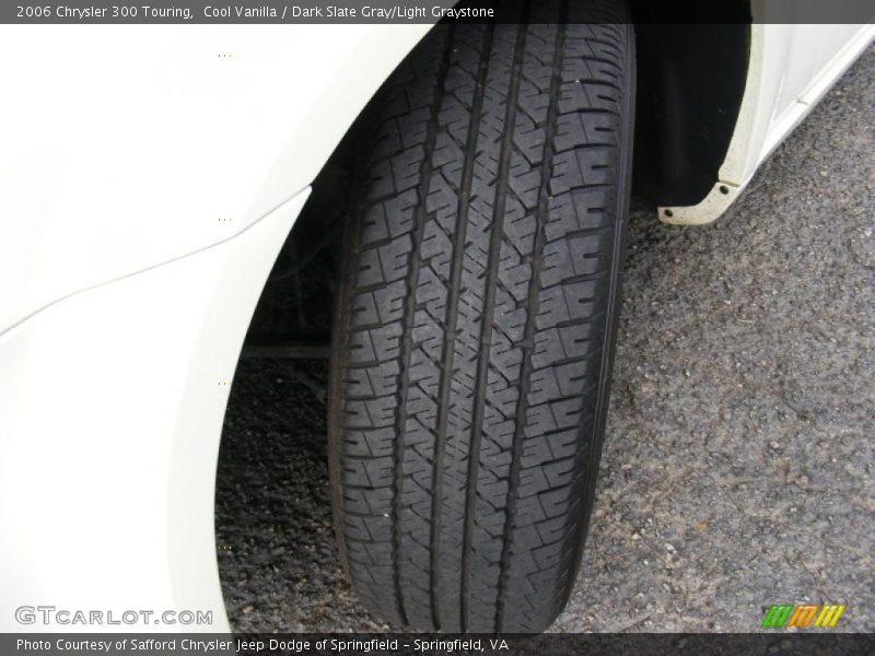 Cool Vanilla / Dark Slate Gray/Light Graystone 2006 Chrysler 300 Touring
