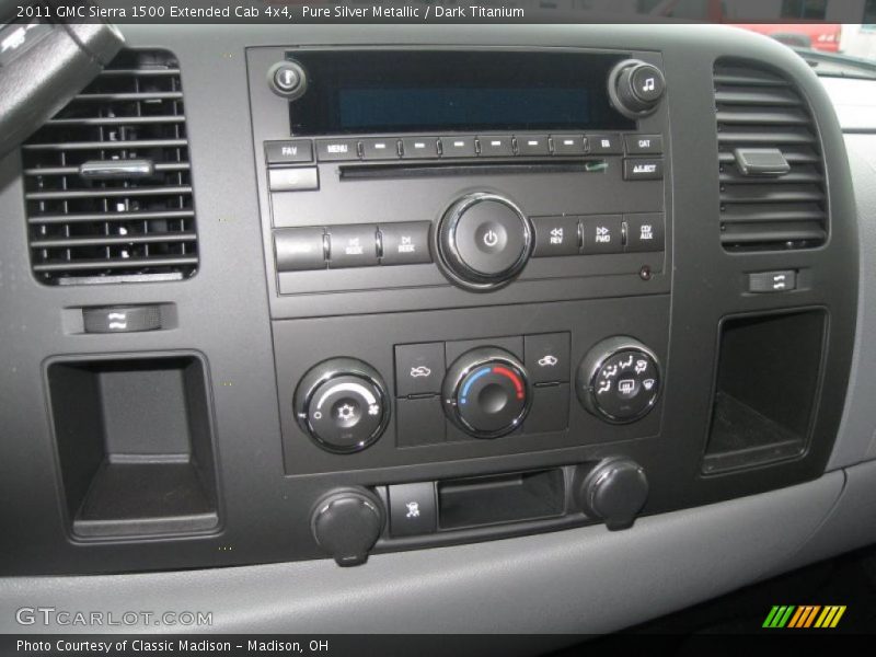 Controls of 2011 Sierra 1500 Extended Cab 4x4