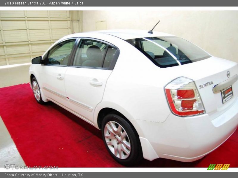 Aspen White / Beige 2010 Nissan Sentra 2.0
