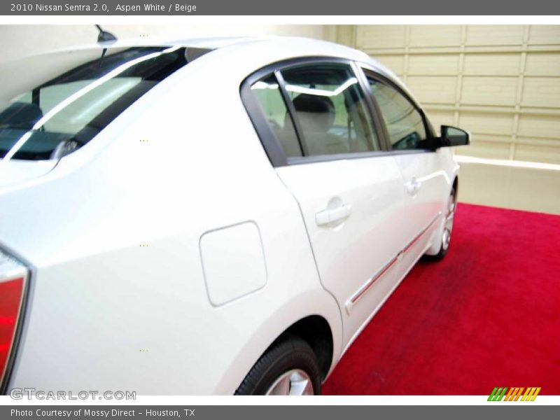 Aspen White / Beige 2010 Nissan Sentra 2.0