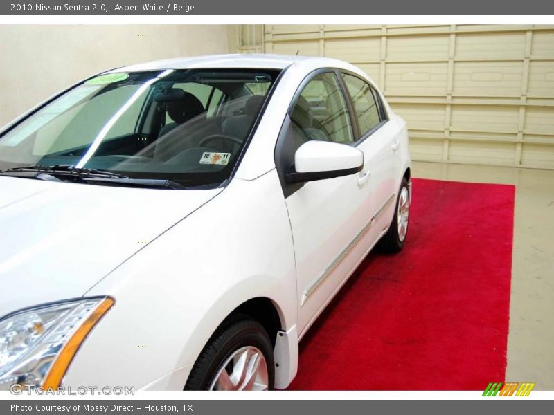 Aspen White / Beige 2010 Nissan Sentra 2.0