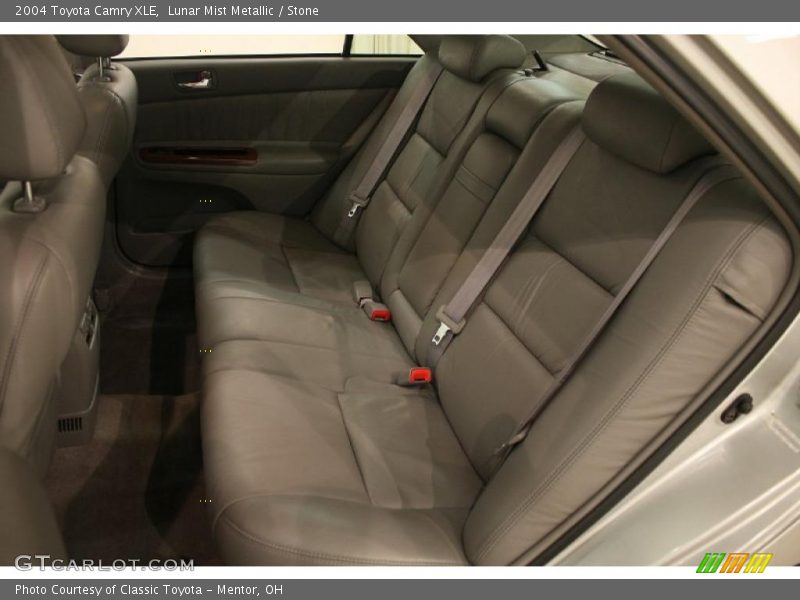 Lunar Mist Metallic / Stone 2004 Toyota Camry XLE
