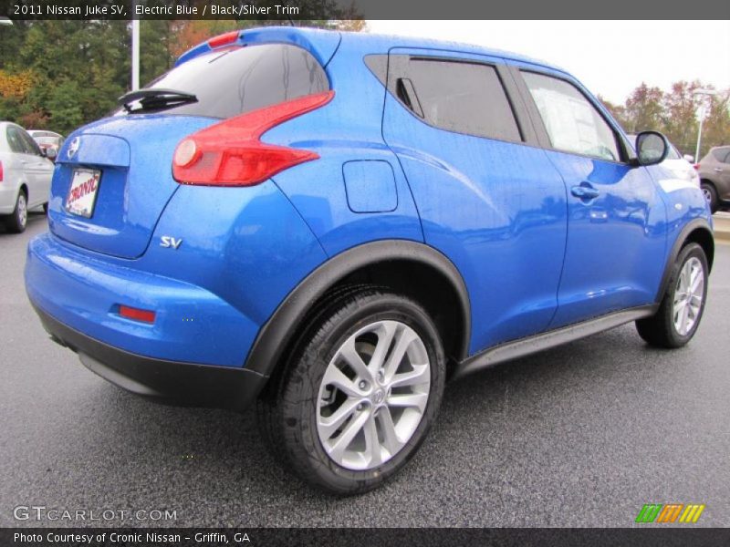  2011 Juke SV Electric Blue