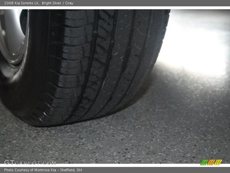 Bright Silver / Gray 2008 Kia Sorento LX