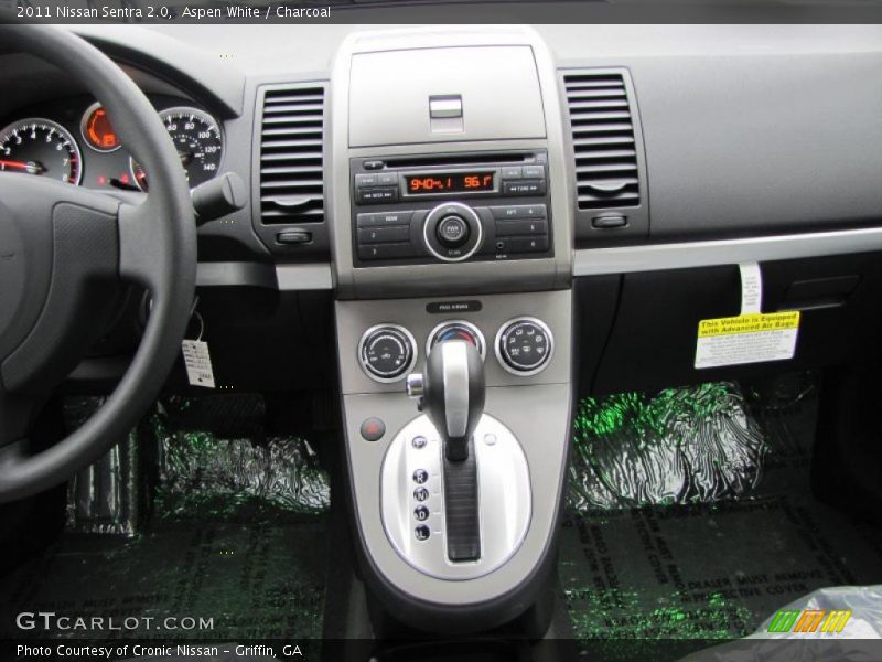 Dashboard of 2011 Sentra 2.0