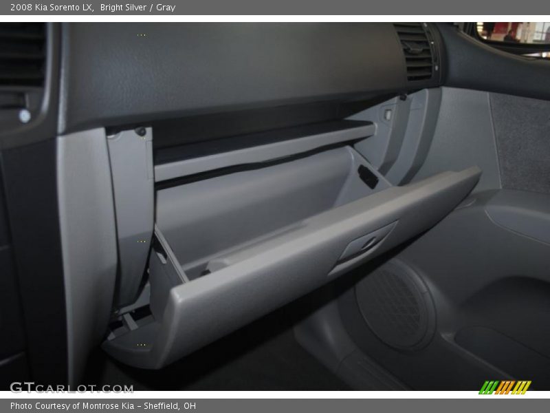 Bright Silver / Gray 2008 Kia Sorento LX