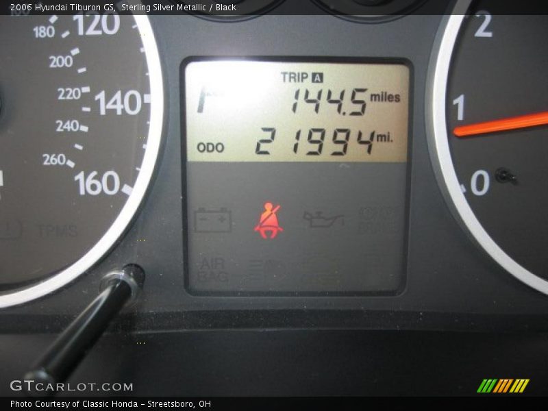Sterling Silver Metallic / Black 2006 Hyundai Tiburon GS