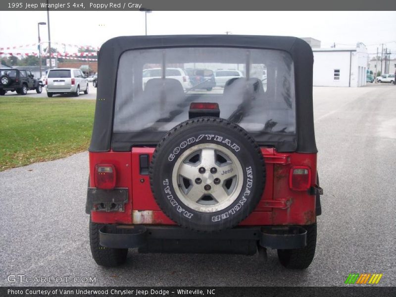 Poppy Red / Gray 1995 Jeep Wrangler S 4x4