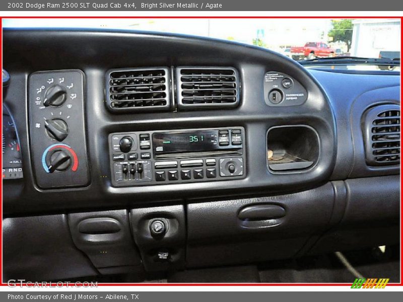 Controls of 2002 Ram 2500 SLT Quad Cab 4x4