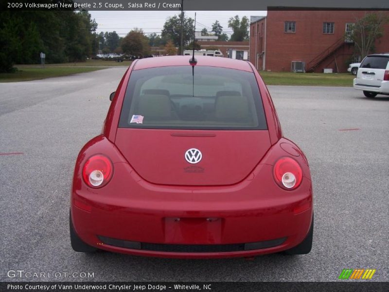 Salsa Red / Cream 2009 Volkswagen New Beetle 2.5 Coupe