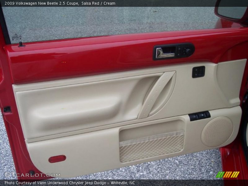 Salsa Red / Cream 2009 Volkswagen New Beetle 2.5 Coupe