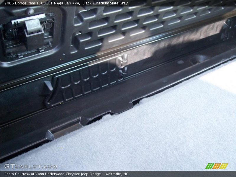 Black / Medium Slate Gray 2006 Dodge Ram 1500 SLT Mega Cab 4x4