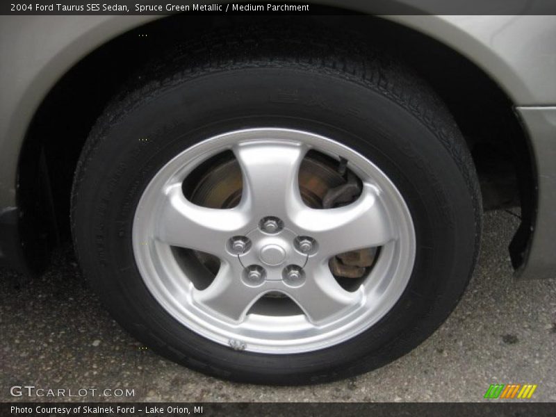 Spruce Green Metallic / Medium Parchment 2004 Ford Taurus SES Sedan