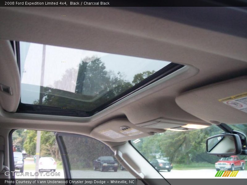 Sunroof of 2008 Expedition Limited 4x4
