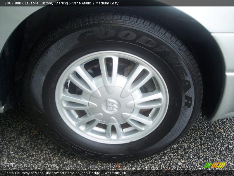 Sterling Silver Metallic / Medium Gray 2002 Buick LeSabre Custom
