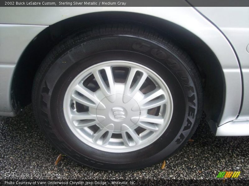 Sterling Silver Metallic / Medium Gray 2002 Buick LeSabre Custom