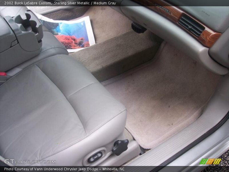 Sterling Silver Metallic / Medium Gray 2002 Buick LeSabre Custom