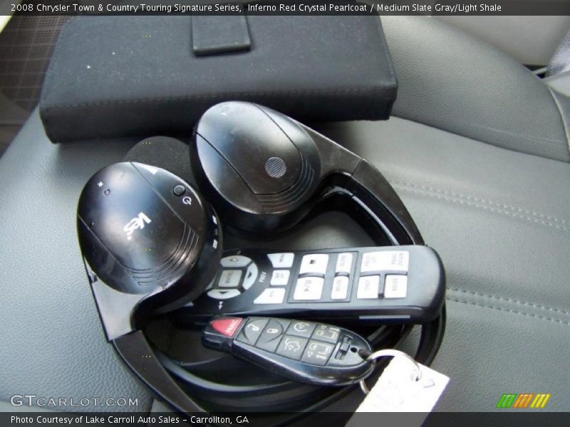 Inferno Red Crystal Pearlcoat / Medium Slate Gray/Light Shale 2008 Chrysler Town & Country Touring Signature Series