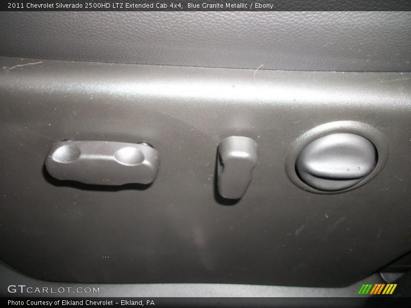 Controls of 2011 Silverado 2500HD LTZ Extended Cab 4x4