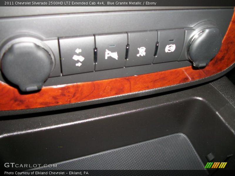 Controls of 2011 Silverado 2500HD LTZ Extended Cab 4x4