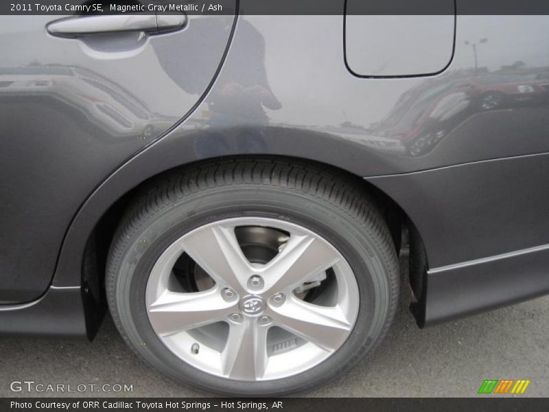 Magnetic Gray Metallic / Ash 2011 Toyota Camry SE