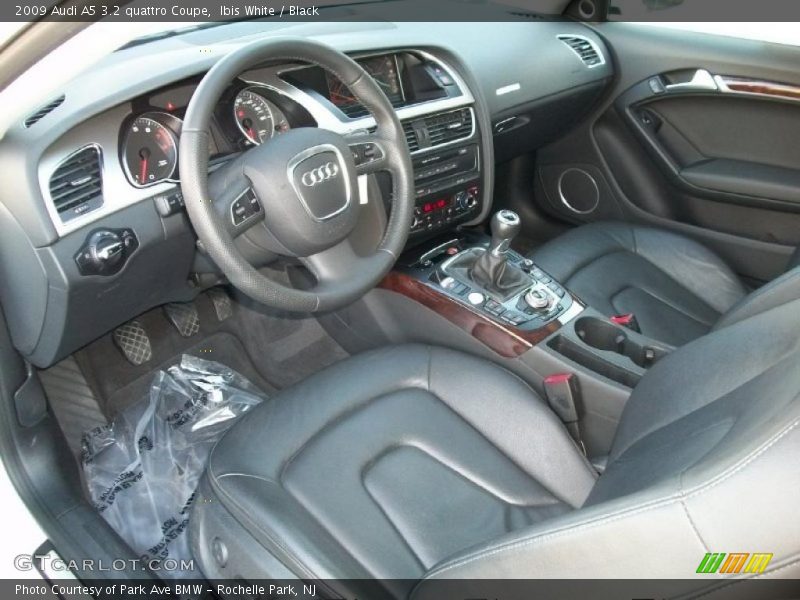 Ibis White / Black 2009 Audi A5 3.2 quattro Coupe