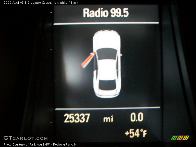 Ibis White / Black 2009 Audi A5 3.2 quattro Coupe