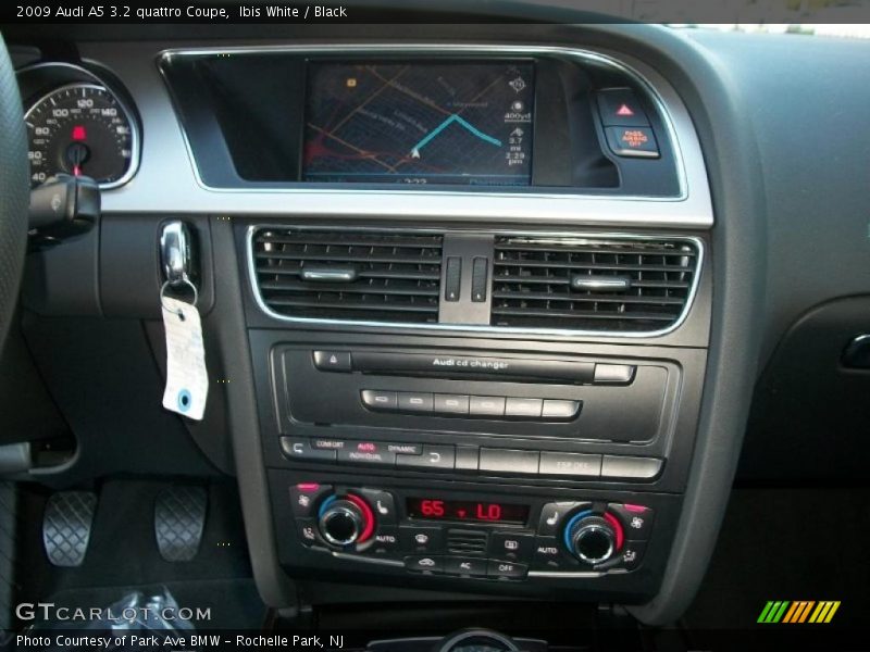 Ibis White / Black 2009 Audi A5 3.2 quattro Coupe