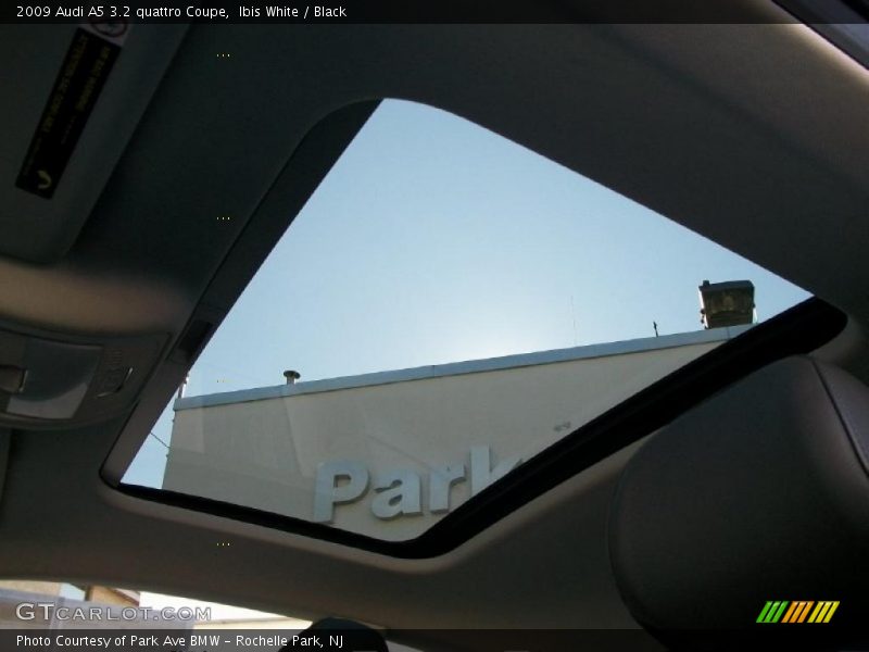 Ibis White / Black 2009 Audi A5 3.2 quattro Coupe