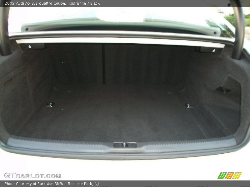 Ibis White / Black 2009 Audi A5 3.2 quattro Coupe