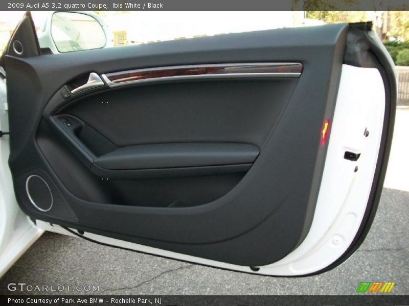 Ibis White / Black 2009 Audi A5 3.2 quattro Coupe