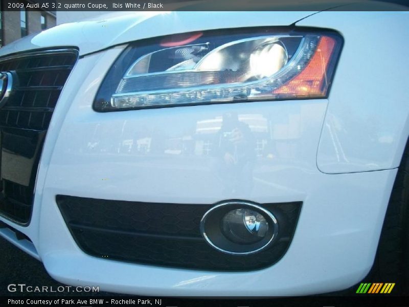 Ibis White / Black 2009 Audi A5 3.2 quattro Coupe